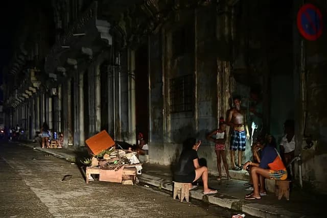 Cuba registra su tercer apagón total en seis meses por la crisis energética