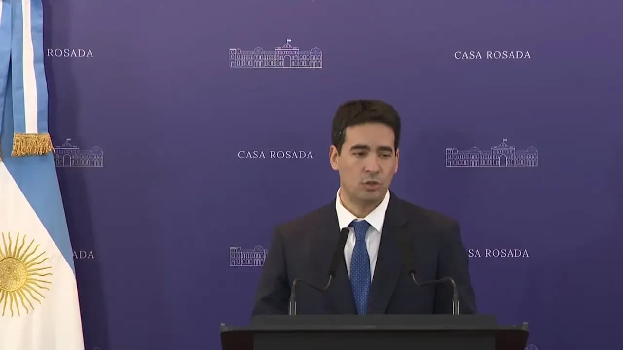 Adrián Ravier debutó como vocero con un balance económico optimista y defendió la quita de subsidios
