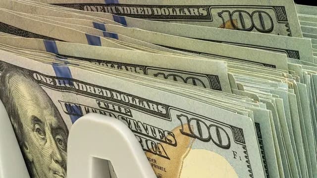 ¿A cuánto quedó el dólar blue este lunes? Estas son todas las cotizaciones