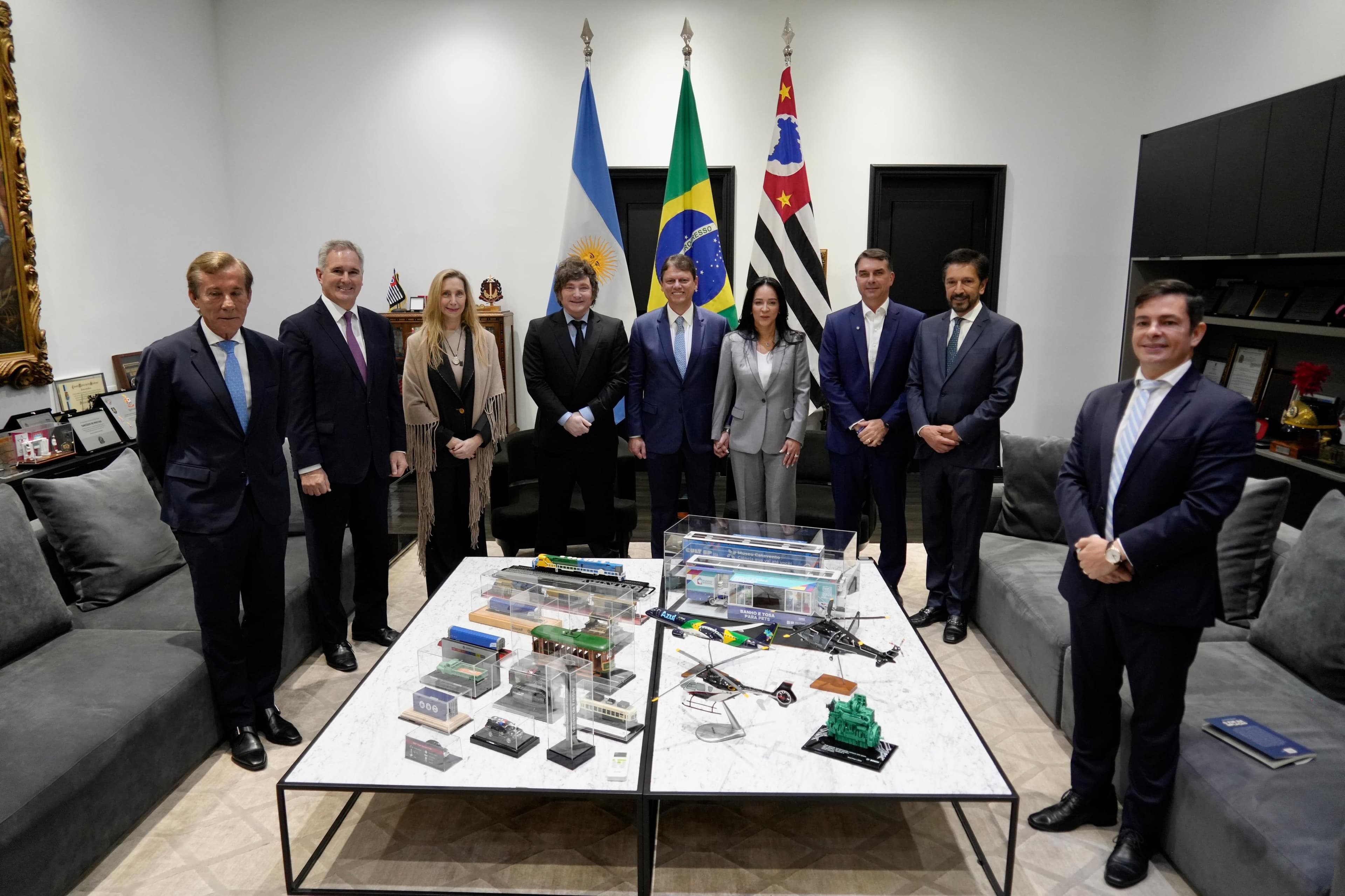 Milei apoyó a Flavio Bolsonaro en Brasil y desató una crisis diplomática con el gobierno de Lula