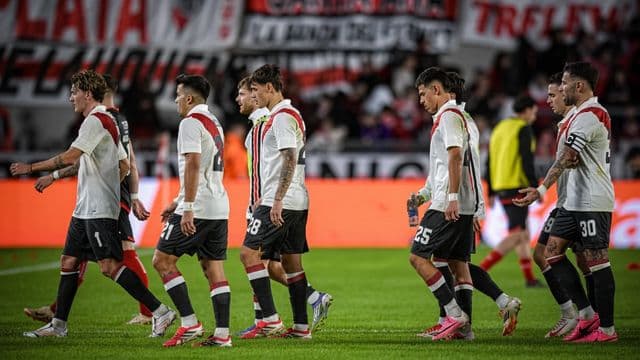 Silbidos en el Monumental: River cayó ante Barracas y suma dos derrotas seguidas en el semestre