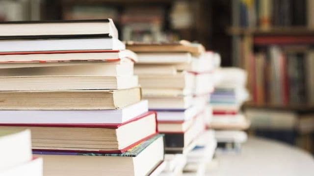Sturzenegger impulsa derogar la ley de precio único del libro; el sector rechaza el cambio