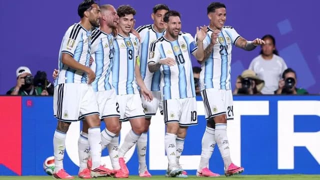 Argentina va ante Inglaterra en semis: el cruce histórico que Messi nunca jugó en un Mundial