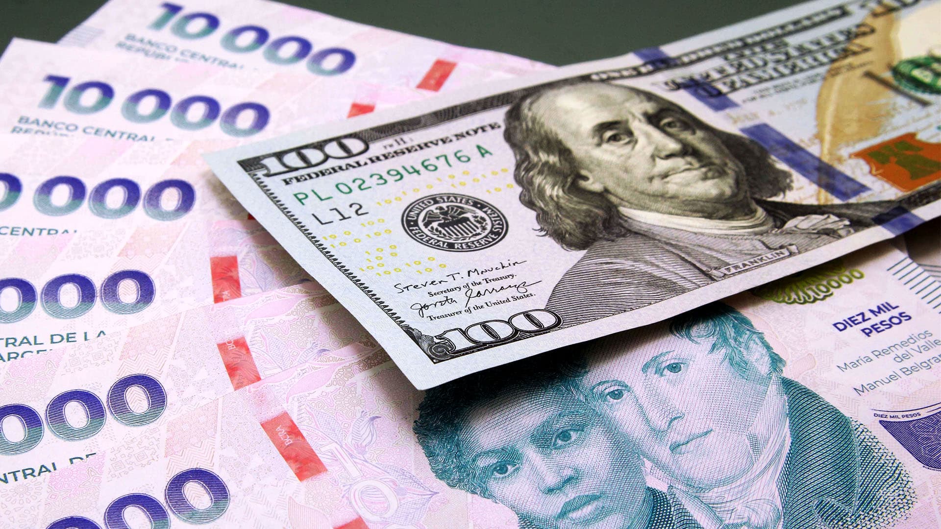 El BCRA habilitó la cuenta sueldo en dólares: gratuita y con las mismas condiciones que la de pesos