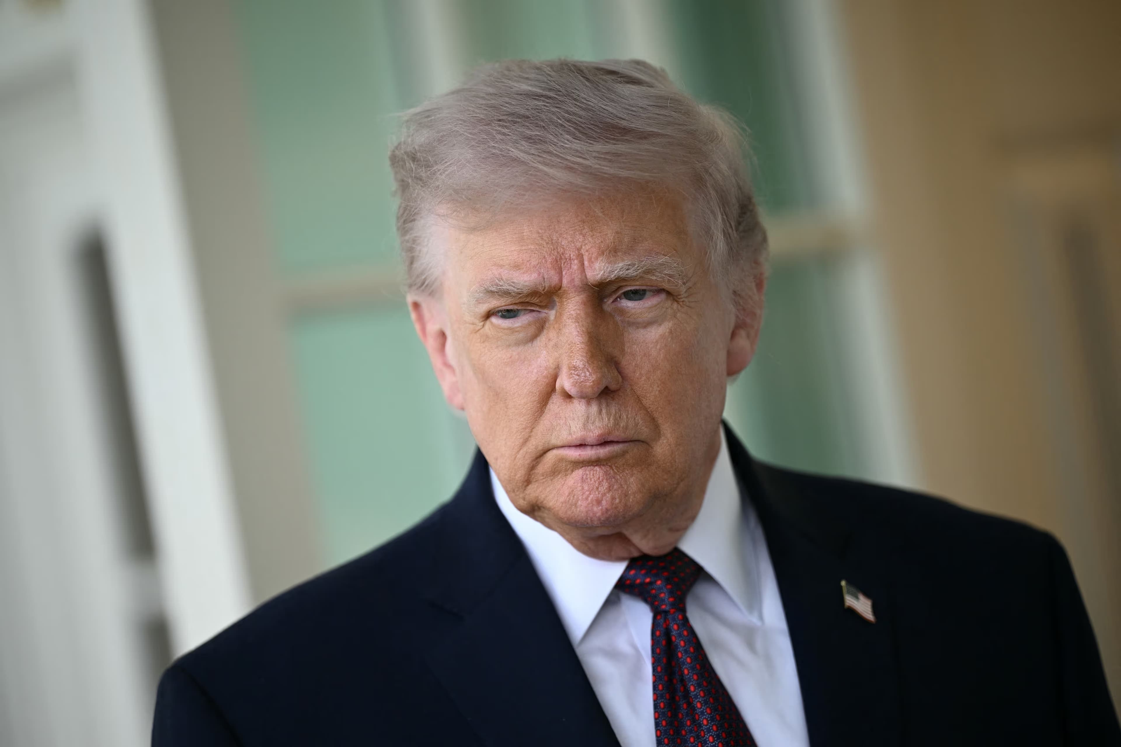 Con el petróleo 5% arriba, Trump declaró terminada la tregua con Irán desde la cumbre de la OTAN