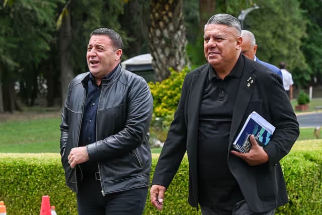 Subsidios millonarios, contratos y cargos en el club: los vínculos documentados entre Zamora y Toviggino