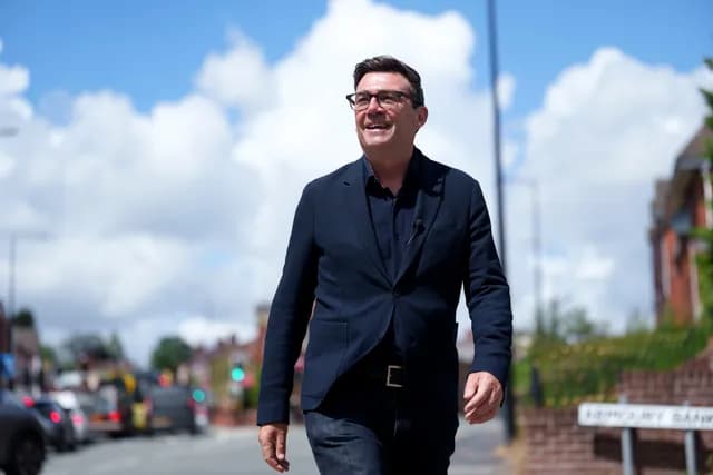 Laborista sin hoja de ruta clara: Andy Burnham toma el poder en el Reino Unido