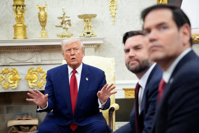 Trump al borde de ordenar un ataque a gran escala sobre Irán
